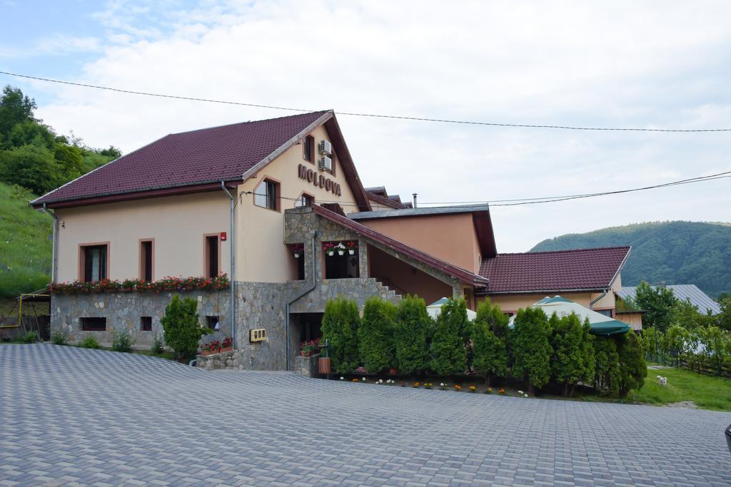 Pensiunea Moldova Piatra Neamţ Buitenkant foto