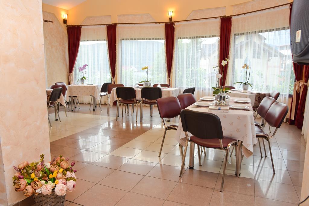 Pensiunea Moldova Piatra Neamţ Buitenkant foto
