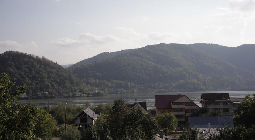 Pensiunea Moldova Piatra Neamţ Buitenkant foto